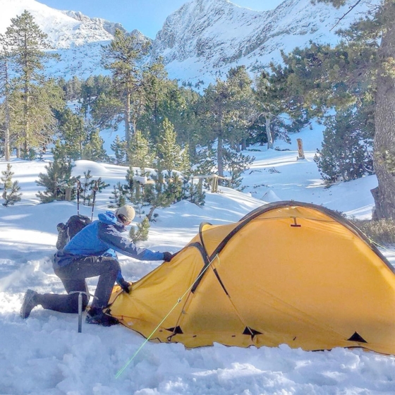 2-Person 4-Season Alpine Tent – Windproof, Cold-Resistant, High-Altitude Ready